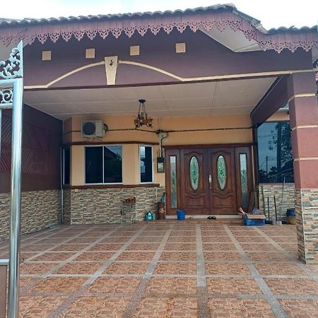 Cozy Homestay Batu Arang Zewnętrze zdjęcie